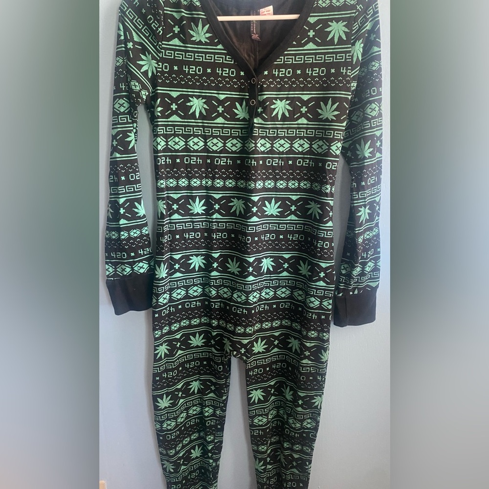 Green Leaf Print One-Piece Pajama Romper
